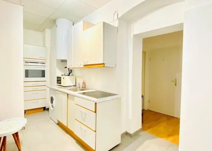 Homestay szállás Comfortable In The 23rd District Of Fr3 *